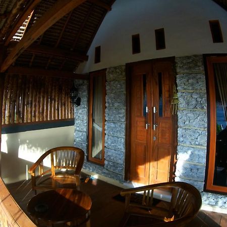 Banana Guest House Batununggul Экстерьер фото